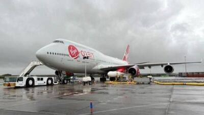 Ричард Брэнсон - Первый космический старт с территории Британии. Virgin Orbit выведет на орбиту спутники при помощи самолета и ракеты - fokus-vnimaniya.com - Англия - Reuters