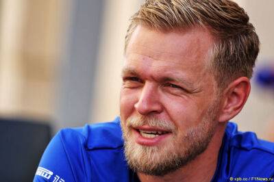Кевин Магнуссен - Гидо ван дер Гарде: В 2022-м Магнуссен всех впечатлил - f1news.ru