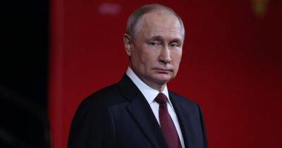 Владимир Путин - Путин делает ставку на бедных россиян, готовых пойти на войну за деньги, — Bloomberg - focus.ua - Россия - Украина - Россияне