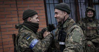 У военных нет зарплат, забудьте! Почему гражданским нельзя считать деньги военнослужащих - focus.ua - Украина - Крым
