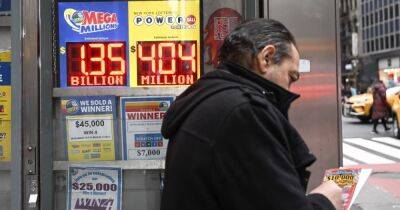 Mega Millions - Американец выиграл в лотерею 1,35 миллиарда долларов в пятницу, 13-го - focus.ua - Украина - Вашингтон - Колумбия - USA - Виргинские Острова - штат Мэн