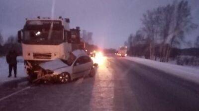 В ДТП с грузовиком под Новосибирском погибли юный водитель и его пассажир - usedcars.ru - Новосибирск - Омск - Новосибирская обл. - район Убинский