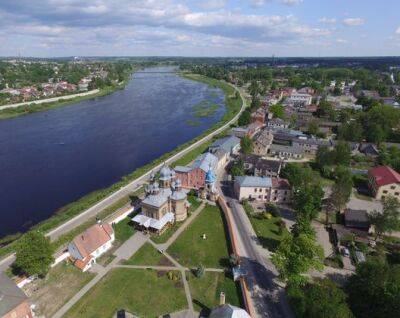 Уровень воды в реке Даугаве, затопившей город Екабпилс, снижается - obzor.lt - Латвия