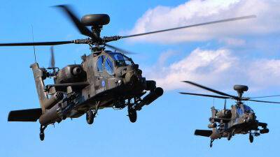 СМИ: Минобороны Великобритании отрицает поставку вертолетов Apache Украине - obzor.lt - Россия - Украина - Киев - Англия - Ес