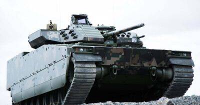 Ульф Кристерссон - Швеция передаст Украине 50 БМП CV90: что нужно о них знать (видео) - focus.ua - Россия - Украина - Швеция