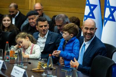 Основатель ШАС советует Амиру Охане жениться на женщине - news.israelinfo.co.il - Израиль