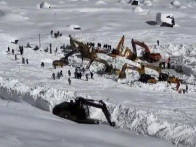 В Китае в результате схода лавины погибли 28 человек - gordonua.com - Китай - Украина