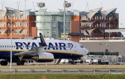 Самолет Ryanair сел в Афинах в сопровождении F-16 после сообщения о бомбе - korrespondent.net - Украина - Польша - Афины - Греция - Катовице