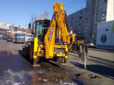 Сложная авария на водопроводе на Алексеевке: коммунальщики разрыли проспект - objectiv.tv - Харьков - район Шевченковский