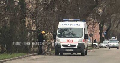 В Одессе вручали повестки на машинах "скорой": военкомат заявил, что "закон не запрещает" (фото) - focus.ua - Россия - Украина - Одесса