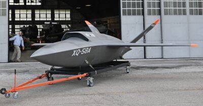 Рой Дронов - ВМС США закупают ударные БПЛА XQ-58 Valkyrie для секретной миссии против дронов - focus.ua - США - Украина