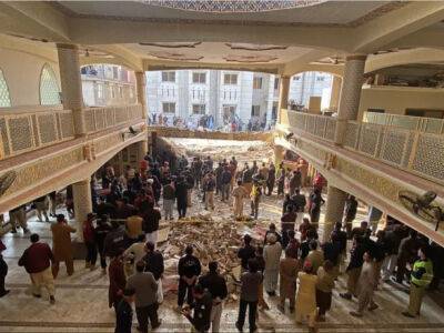 Количество жертв взрыва в мечети в Пакистане возросло до 87 - unn.com.ua - Украина - Киев - Пакистан - Reuters