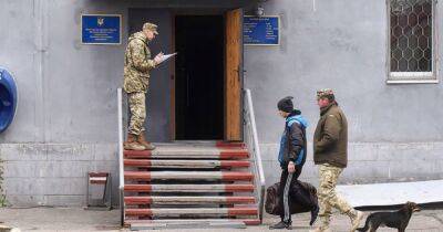 Где могут выдавать повестки мужчинам в Украине: новый порядок воинского учета - focus.ua - Украина