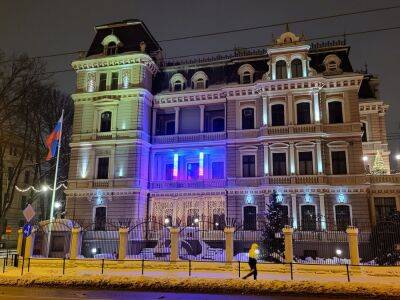 В посольство РФ в Риге доставили подозрительный сверток с веществом - gordonua.com - Россия - США - Украина - Испания - Рига - Мадрид - Греция - Латвия - Посольство
