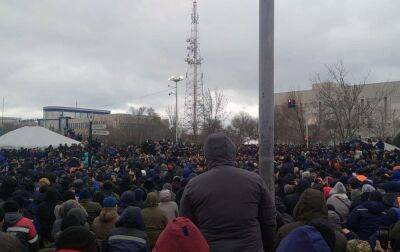 Десятки людей приїхали пікетувати російську базу у Вірменії: є затримані - rbc.ua - Армения - Україна - Росія