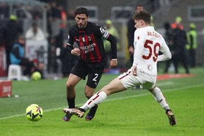 Жозе Моуриньо - Стефано Пиоли - Милан растерял преимущество в два гола в матче с Ромой - sportarena.com - Италия