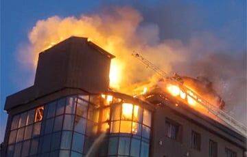 Слышны взрывы: в российском Южно-Сахалинске набирает обороты крупный пожар - charter97.org - Россия - Белоруссия - Южно-Сахалинск