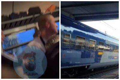 Поведение парней возмутило пассажиров поезда, скандал попал на видео: "Это стыд" - politeka.net - Украина