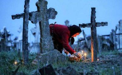 Почему нельзя оборачиваться и для чего бросают монеты: что нельзя делать на кладбище. Главные приметы - hyser.com.ua - Украина