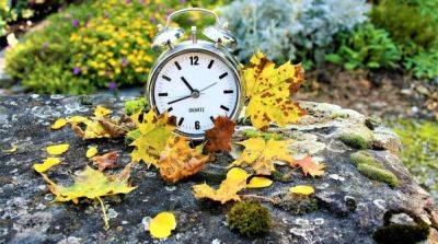 Украинцы в октябре перейдут на зимнее время: когда переводить часы - ru.slovoidilo.ua - Украина