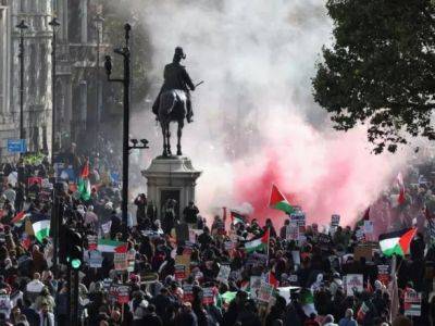 В Великобритании тысячи людей вышли на акции протеста в поддержку Палестины в Великобритании - unn.com.ua - США - Украина - Киев - Вашингтон - Англия - Израиль - Лондон - Нью-Йорк - шт.Флорида - Палестина - Великобритания - Протесты