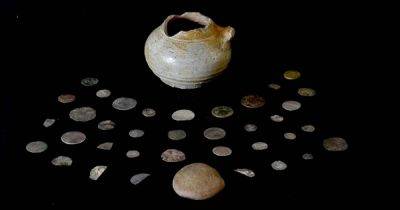 В Шотландии нашли монеты 17 века - фото и история находки - apostrophe.ua - Украина - Англия - Германия - Шотландия - Голландия