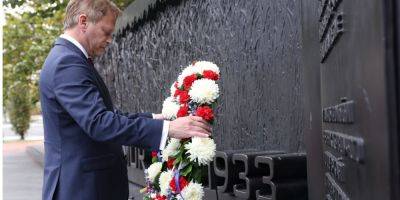 Вільям Бернс - Глава Минобороны Британии почтил жертв Голодомора во время визита в США - nv.ua - США - Украина - Англия - Великобритания