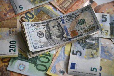 Курс евро на Мосбирже упал ниже 101 рубля на торгаз 20 октября - smartmoney.one - Москва