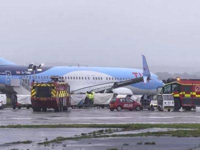 В Великобритании самолет съехал со взлетно-посадочной полосы из-за непогоды вызванной штормом Бабет - unn.com.ua - Украина - Киев - Англия - Шотландия - Великобритания