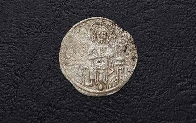 Иисус Христос - В Болгарии найдена 700-летняя серебряная монета с изображением Иисуса Христа - obzor.lt - Украина - Болгария - Сербия - Македония - Бургас - София - Салоники