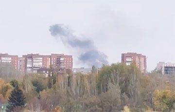 В Донецке прогремели взрывы: бушует мощный пожар - charter97.org - Россия - Белоруссия - Донецк