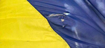 Молодой человек порвал флаг Украины в Одессе – ему грозит серьезное наказание - apostrophe.ua - Украина - Одесса