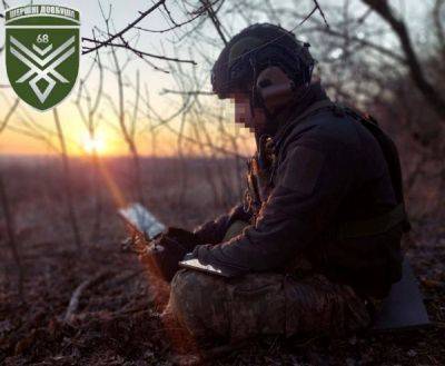 Владимир Зеленский - Дрон ВСУ взял в плен оккупанта и привел на позиции ВСУ - видео - apostrophe.ua - Украина - Оккупанты