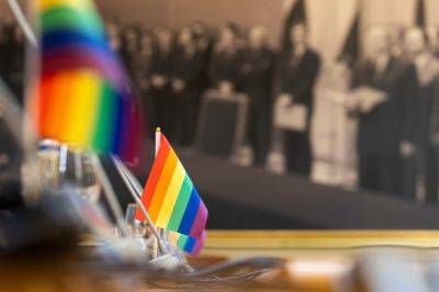 Кабмин предлагает запрещать рассказывать об ЛГБТИК несовершеннолетним - obzor.lt - Венгрия - Литва