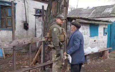 Полицейские привезли самое необходимое жителям деоккупированных сел Луганщины - vchaspik.ua - Россия - Украина