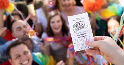 "Подарила миллион": уборщица нашла давно потерянный лотерейный билет (фото) - focus.ua - США - Украина - шт. Массачусетс