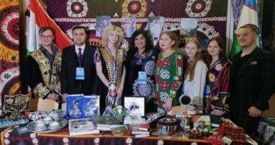 Эмомали Рахмон - Таджикские студенты приняли участие в Международном молодёжном форуме в Москве - dialog.tj - Москва - Россия - Таджикистан