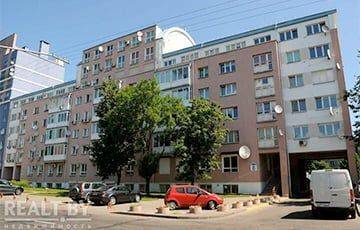 В Минске с молотка продают большую квартиру в доме возле парка Победы - charter97.org - Белоруссия - Минск - район Центральный, Минск