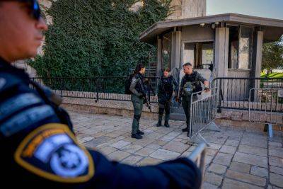 Разворот на 180 градусов: полиция разрешила проведение политических демонстраций - news.israelinfo.co.il - Израиль - Хайфы