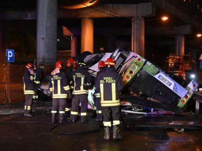 В Венеции автобус перевернулся и упал с моста: 21 человек погиб, среди них украинцы - unn.com.ua - Украина - Киев - Италия