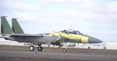 Истребитель с 22 ракетами: F-15EX Eagle II в финальной версии совершил первый полет (видео) - focus.ua - США - Украина - Болгария