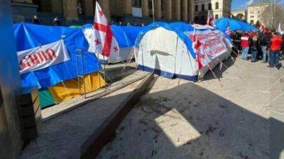Ираклий Кобахидзе - В Грузии закон о запрете палаток введут немедленно, без подписи президентки - pravda.com.ua - Грузия