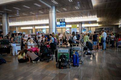 Аэропорты Израиля продолжают работать, но многие рейсы отменены - news.israelinfo.co.il - Израиль - Турция - Анкара - Будапешт - Варшава - Греция - Стамбул - Амстердам