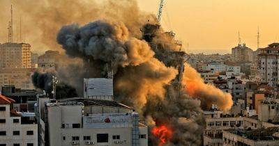 Целились в боевиков ХАМАС: Армия обороны Израиля разрушила две многоэтажки в Секторе Газа (видео) - focus.ua - Россия - США - Украина - Англия - Израиль - Япония - Тель-Авив - Канада