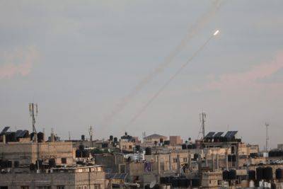 ХАМАС сделал ракетный залп по Иерусалиму, Гуш-Дану и Шарону - news.israelinfo.co.il - Тель-Авив - Иерусалим