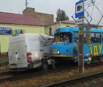 В Одессе Mercedes столкнулся с трамваем: подробности | Новости Одессы - odessa-life.od.ua - Украина - Одесса