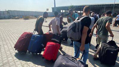 Из сектора Газа в Египет выехали более 300 иностранцев - svoboda.org - США - Израиль - Египет - Палестина - Reuters