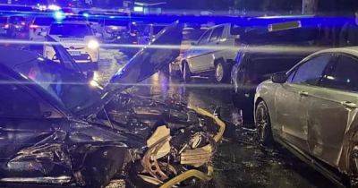 В Киеве нетрезвый водитель BMW влетел в пять припаркованных автомобилей (ФОТО) - dsnews.ua - Украина - Киев