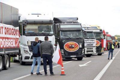 На польському кордоні політичні пройдисвіти борються з чергою за допомогою створення черги - rupor.info