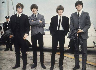 Джон Леннон - Пол Маккартни - Джордж Харрисон - Музыкальный рейтинг в Великобритании возглавила последняя песня Beatles - obzor.lt - Англия